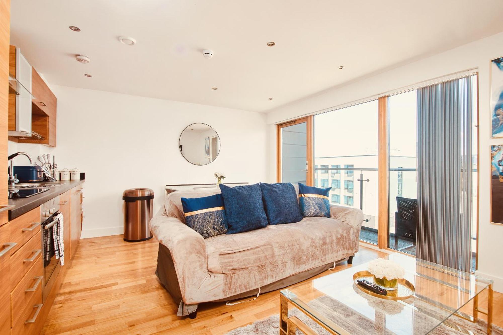 King Deluxe City Apt Large Balcony& Free Parking! Leeds  Exterior photo