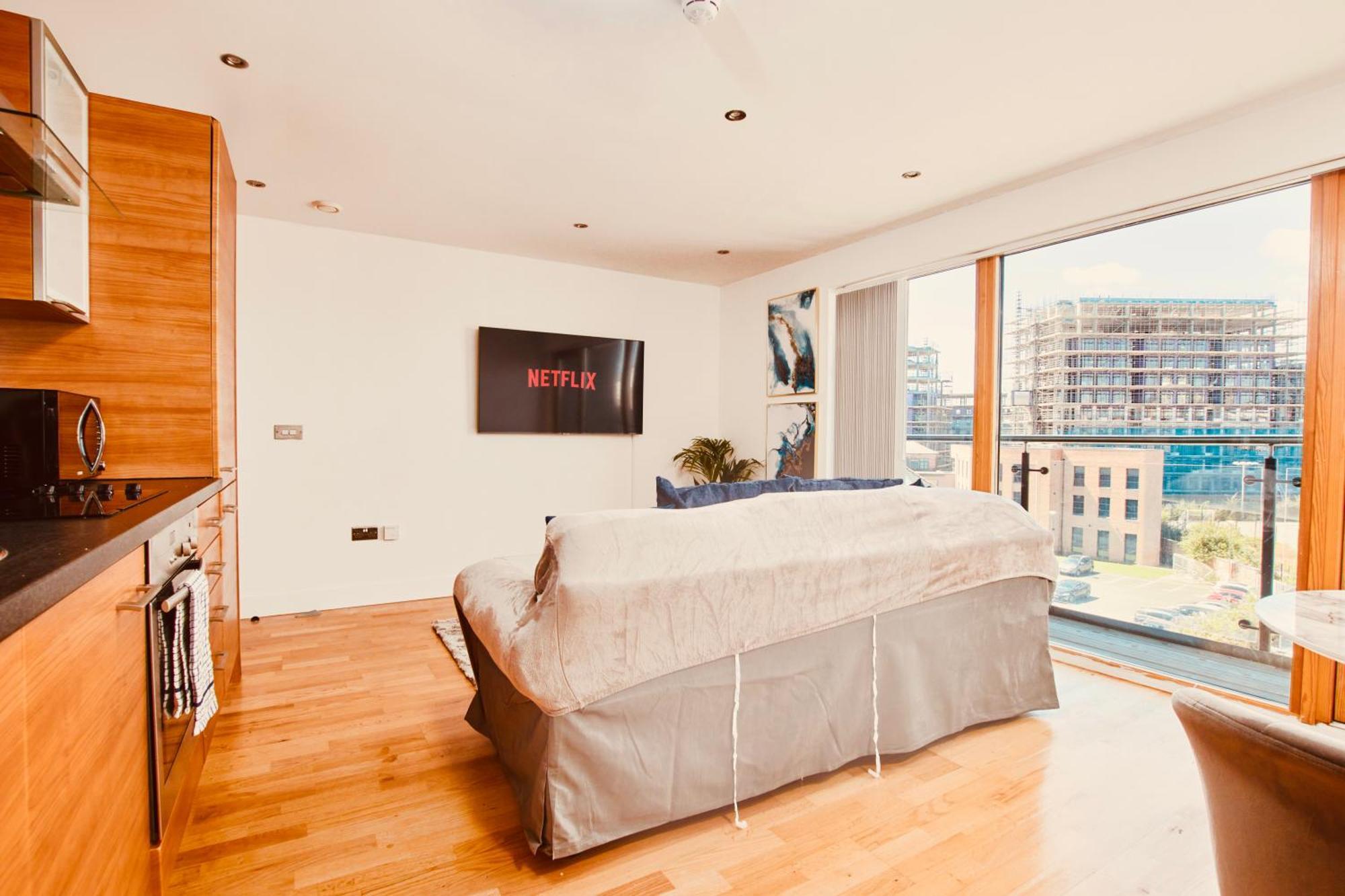 King Deluxe City Apt Large Balcony& Free Parking! Leeds  Room photo